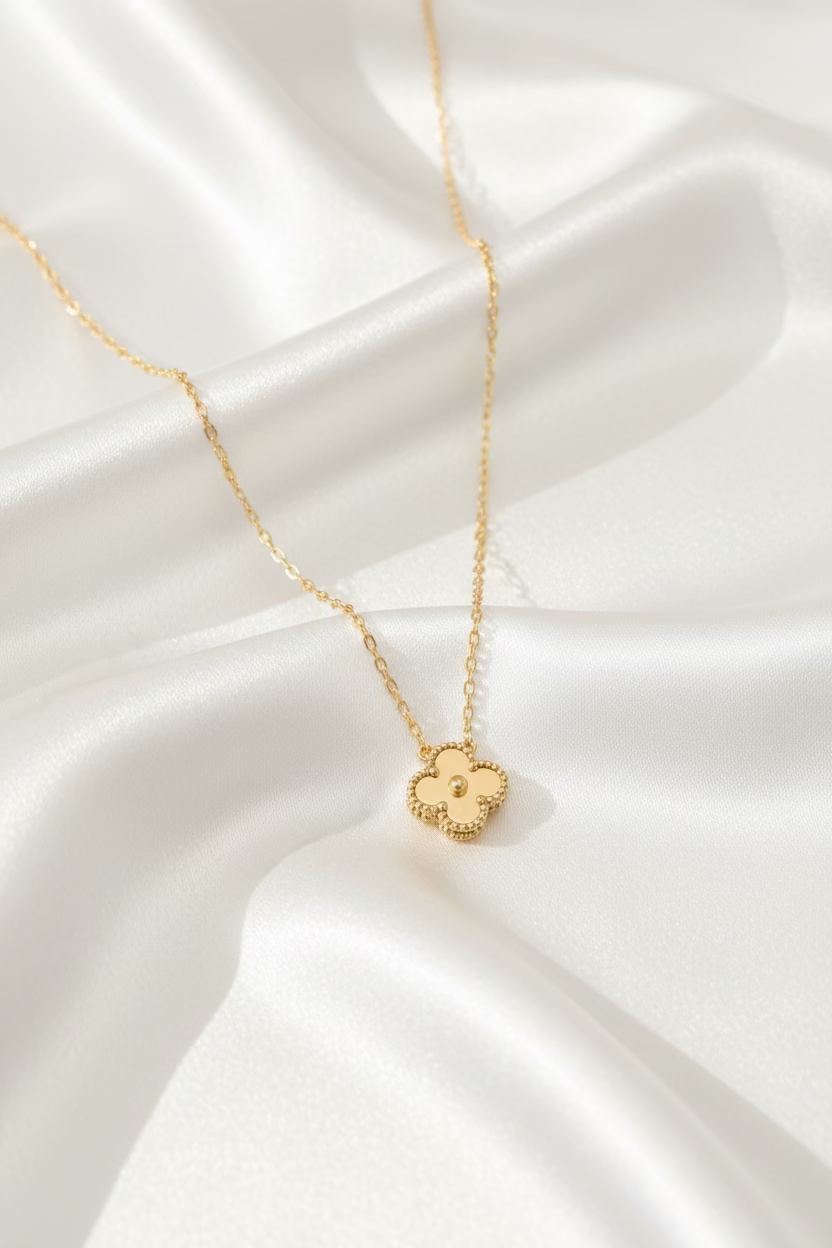 Size 17 Clover Centered Necklace
