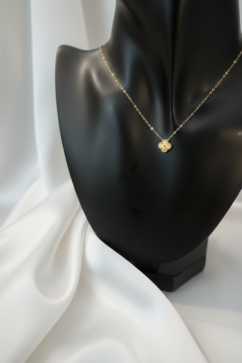 Light Weight Clover Necklace