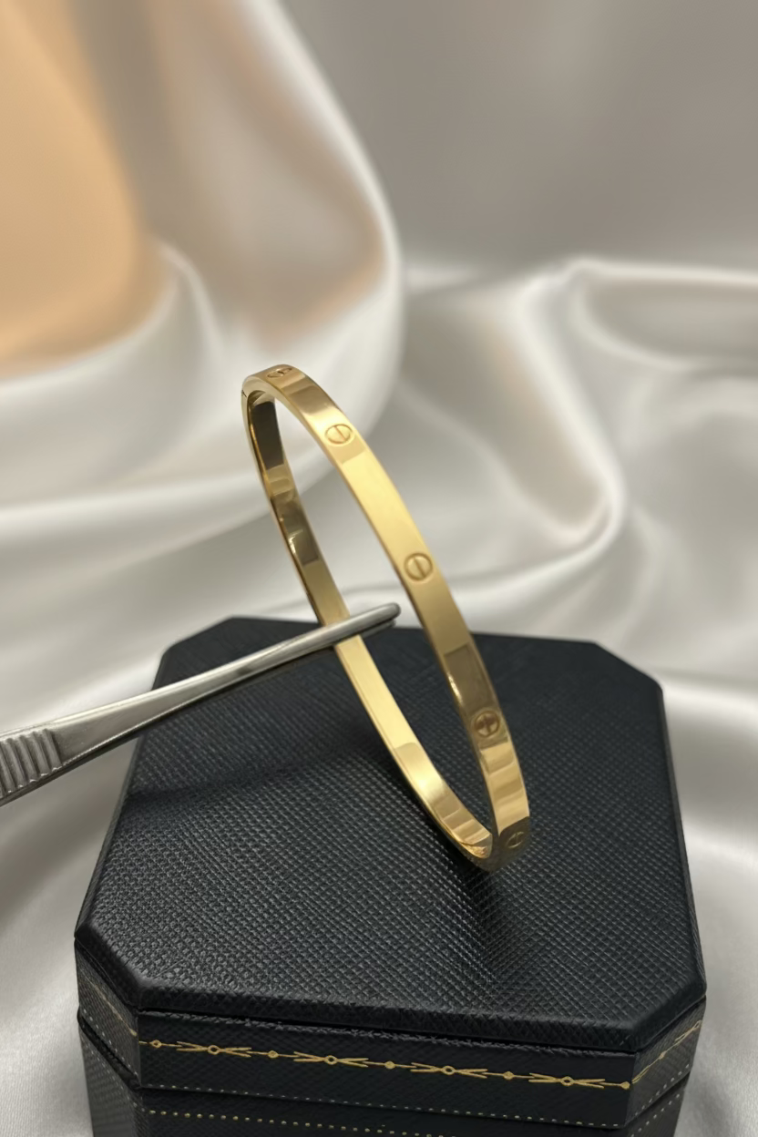 Size 17 Slim Screw Bangle