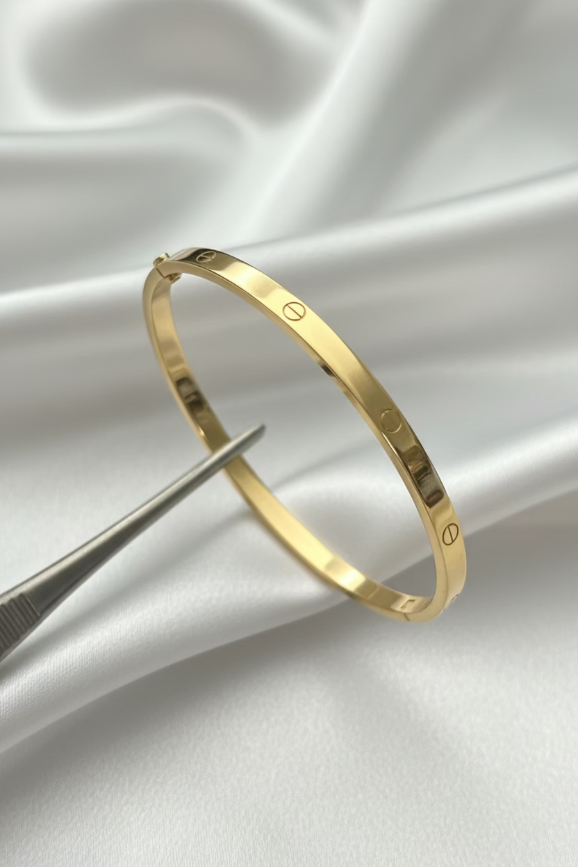 Size 17 Slim Screw Bangle