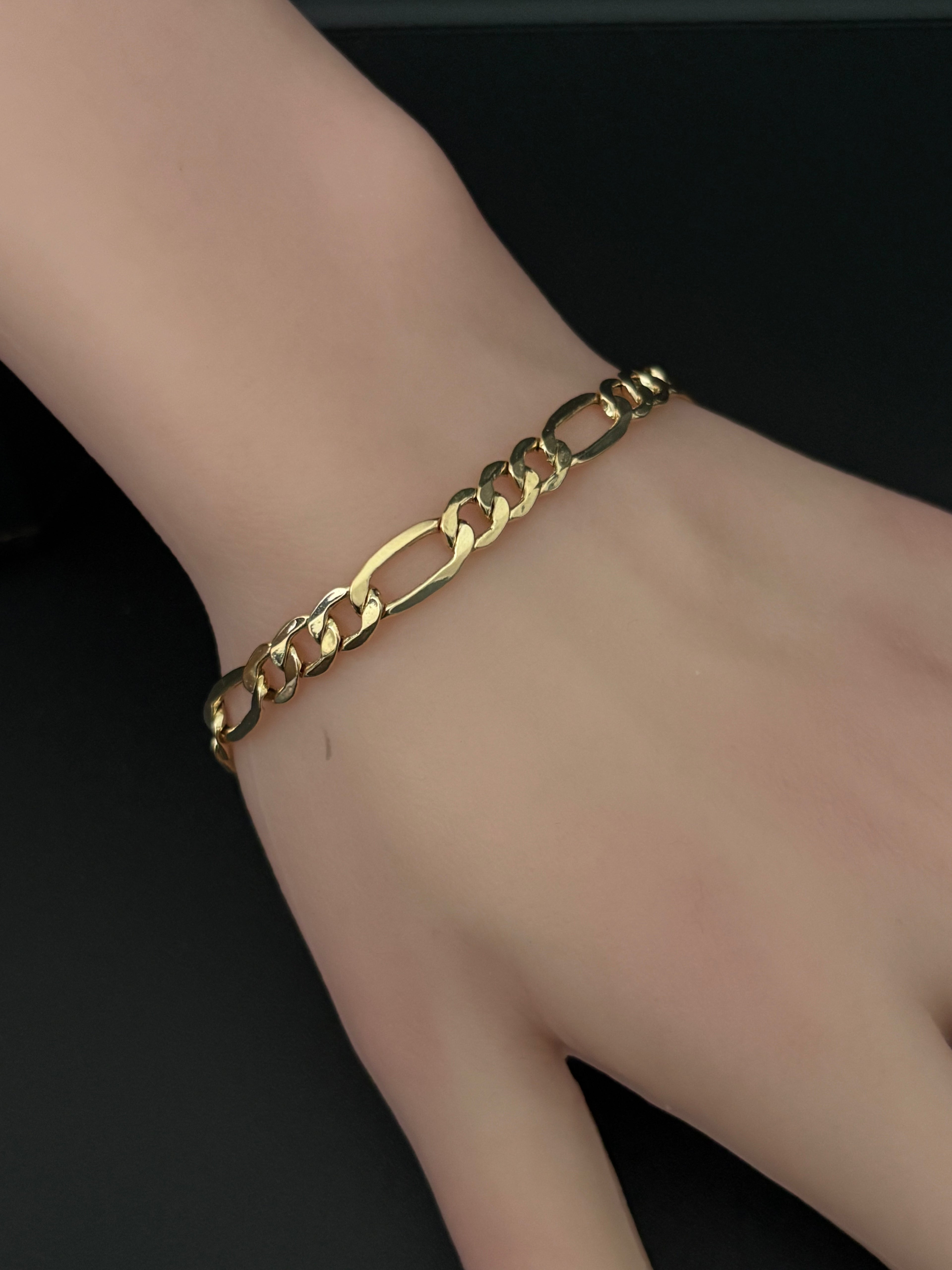 Size 8 Figaro Bracelet